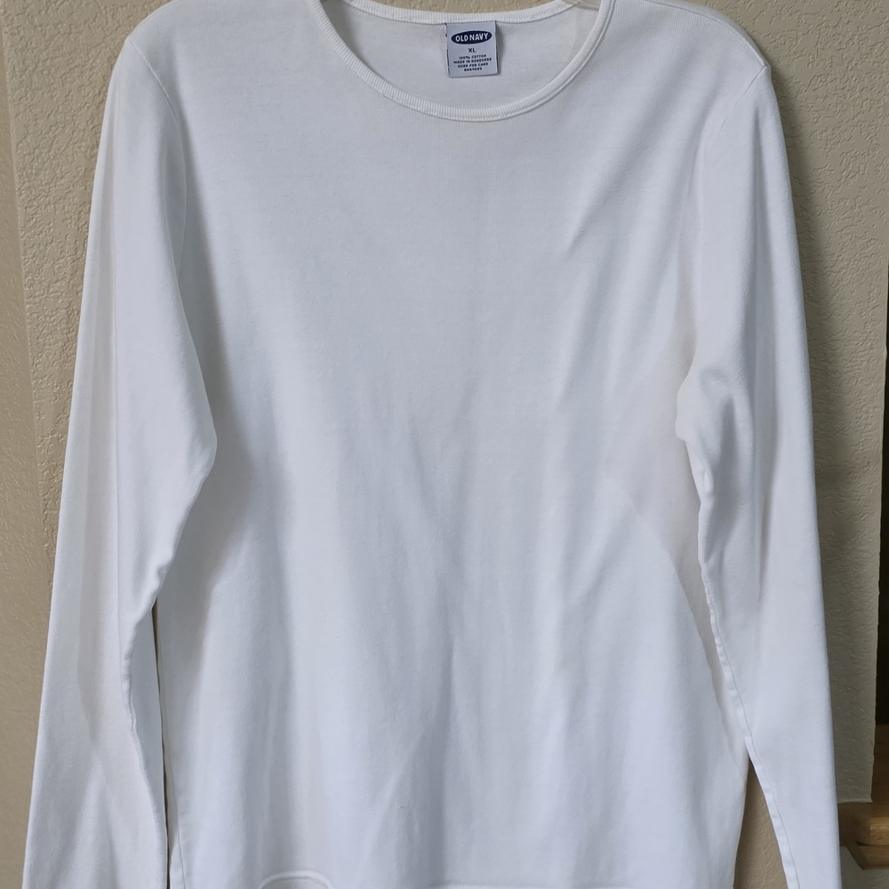 Old Navy White Long Sleeve Crewneck Top